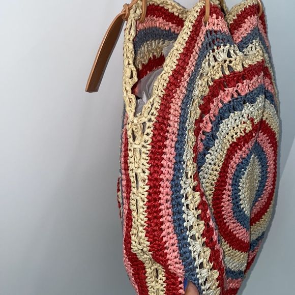 DKNY Circle Woven Boho Style Shoulder Bag - Picture 4 of 13
